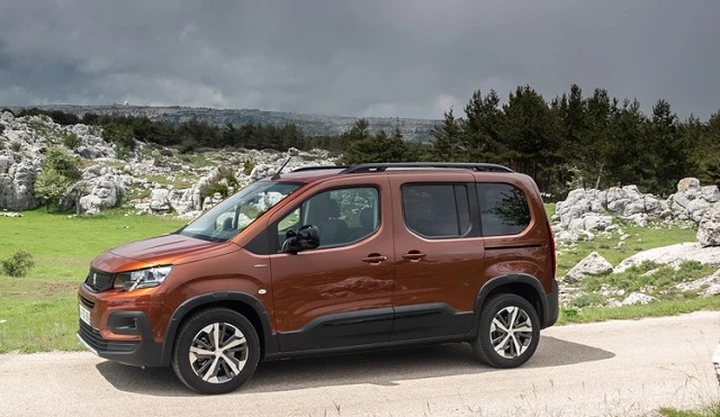Nuovo Peugeot Rifter: debutta in Italia con prezzi da 21.550 euro