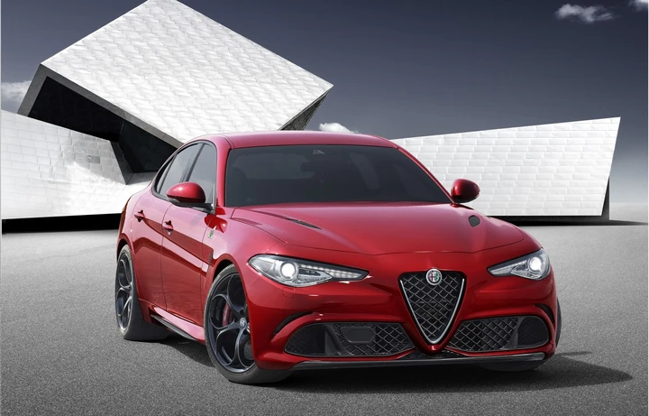 Alfa Romeo Giulia: la rinascita del Biscione