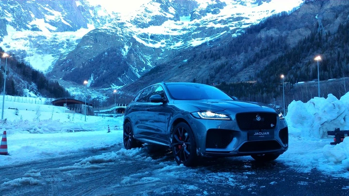 Jaguar F-Pace MY 2019: da 47.300 euro