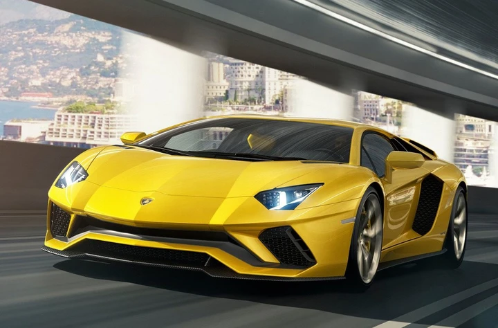 Lamborghini Aventador S 2017: con 740 CV vola a 350 km/h