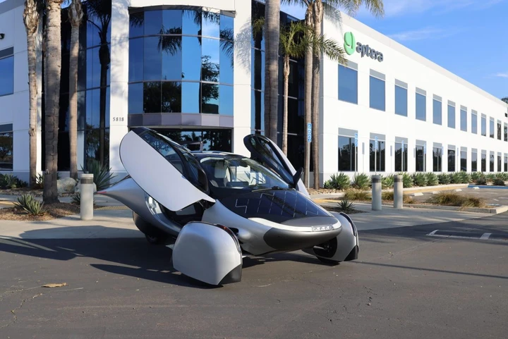 Aptera ha presentato ieri il prototipo finale di Artemis, ora pronto per la produzione