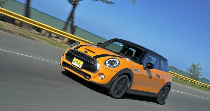 Nuova Mini 2014: le immagini ufficiali
