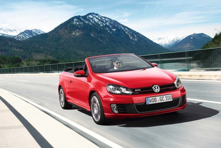 Volkswagen Golf GTI Cabriolet: prezzo da 32.100 euro