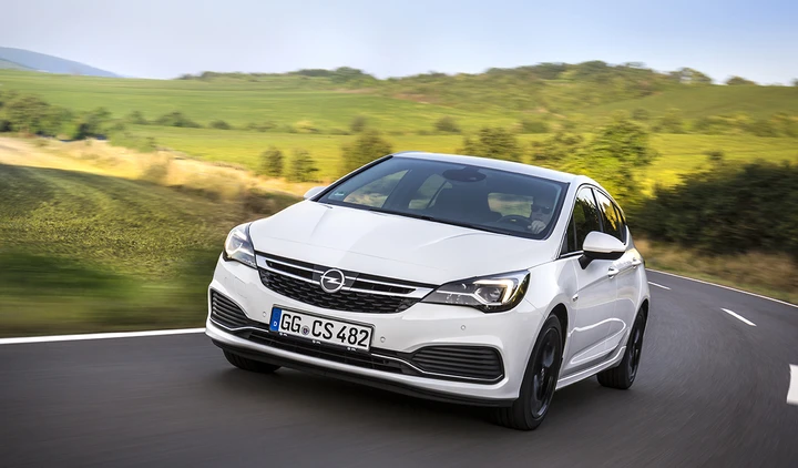 Opel: il cruise control adattivo debutta su Astra e Sports Tourer