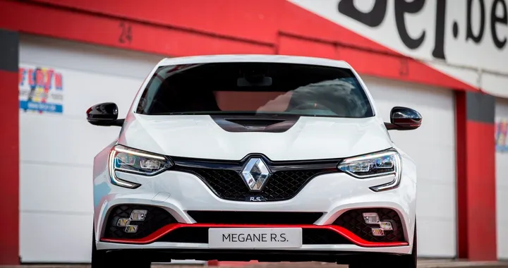 Renault Megane RS Trophy-R: compatta senza compromessi