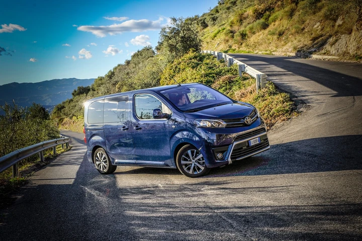 Toyota Proace Verso: la prova su strada