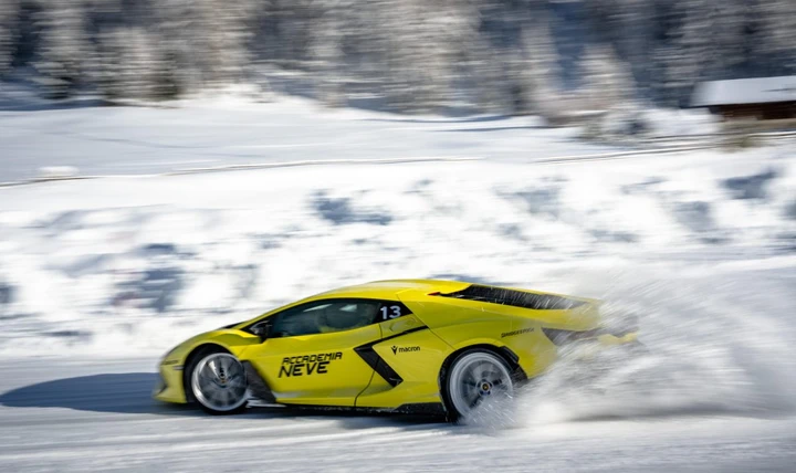 Urus, Revuelto e Huracán Sterrato: Lamborghini riscrive le regole sul ghiaccio