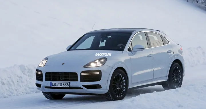 Porsche Cayenne Coupé GT, spiata durante i test sulla neve
