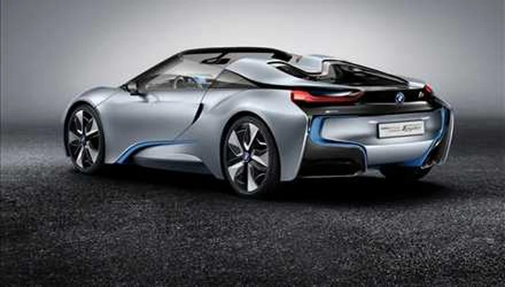 Bmw i8 Concept Spyder: il video ufficiale