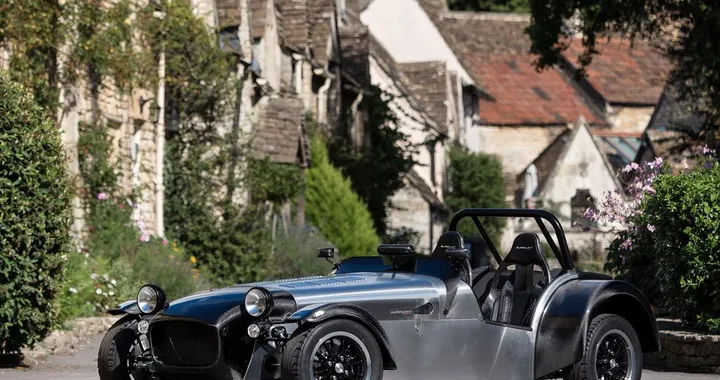 Caterham Seven Superlight Twenty: nuova edizione limitata