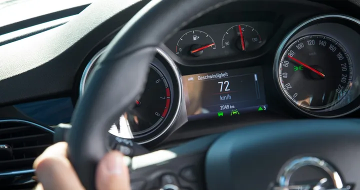 Opel: il Cruise Control Adattivo spiegato in un video