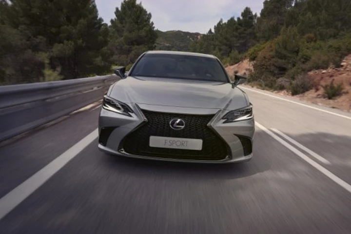 Lexus ES: tutte le novità del MY 2023