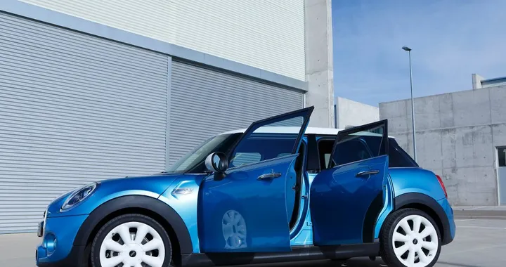 Nuova Mini 5 porte: le immagini ufficiali