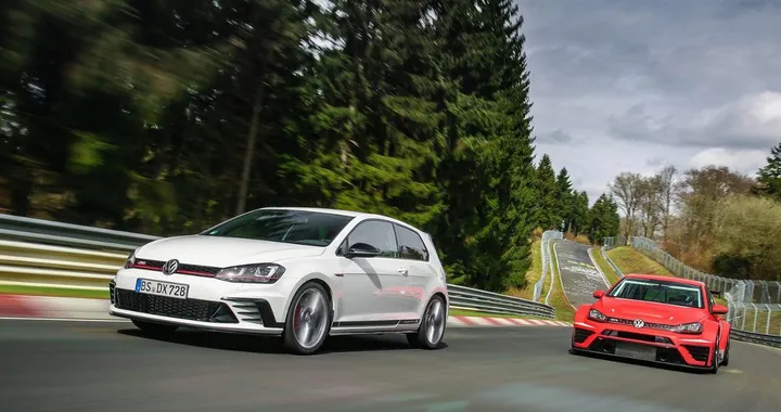 Nuova Volkswagen Golf Gti Clubsport S: le immagini ufficiali