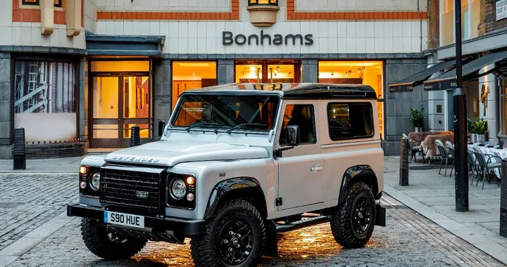 Land Rover Defender 2.000.000 all'asta Bonhans