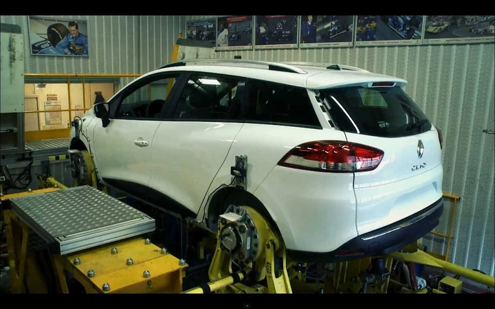 Renault Clio SporTour 2012: foto in anteprima