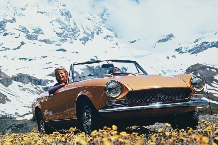 Fiat 124 Spider: i suoi primi cinquant'anni