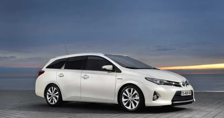 Toyota Auris Touring Sports: arriva a luglio