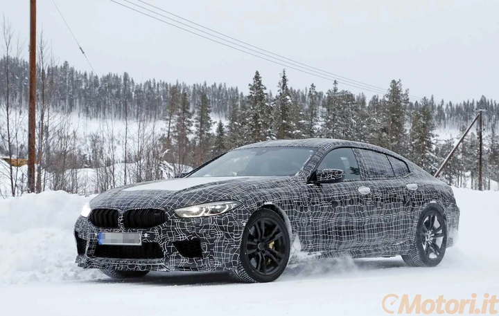 Bmw M8 Gran Coupé, spiata durante i test sulla neve