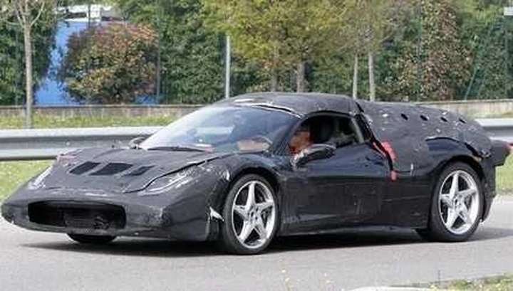 Ferrari F70, foto spia a Maranello