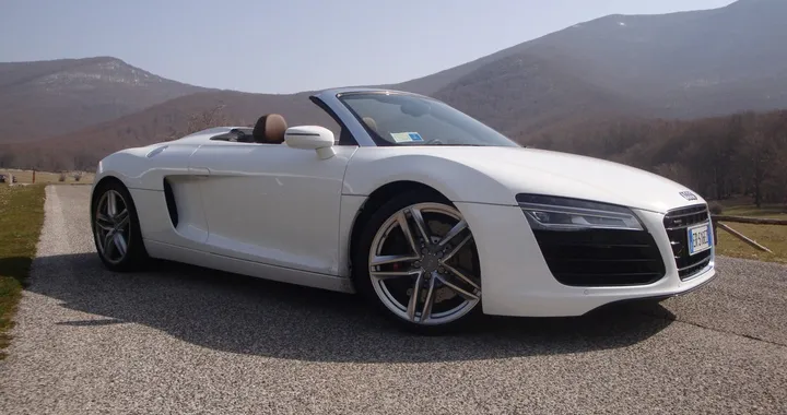 Audi R8 Spyder V8 4.2 FSI: prova su strada e in pista