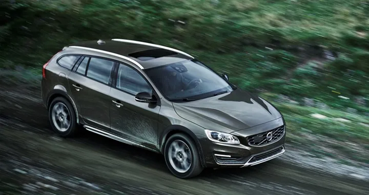 Volvo V60 Cross Country, pronta per il Salone di Los Angeles