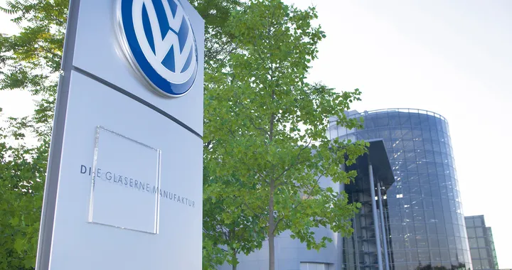 Volkswagen: tagli agli investimenti per affrontare lo scandalo