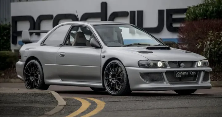 Questa Subaru Impreza fa battere il cuore, il restomod dal valore straordinario