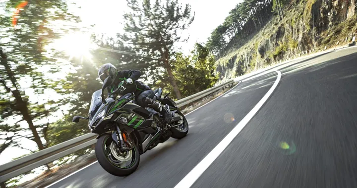 Kawasaki Ninja 1000SX: la novità di Akashi