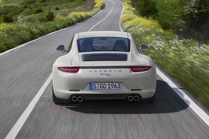 Porsche 911, debutta il pacchetto sportivo “50th anniversary”