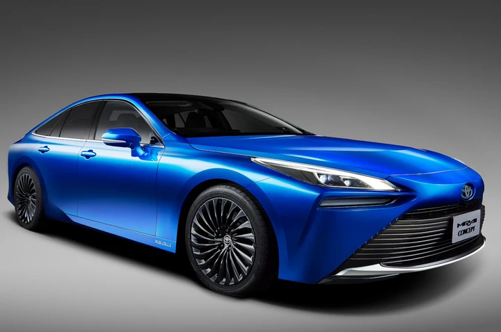 Toyota Mirai 2020: prime immagini ufficiali