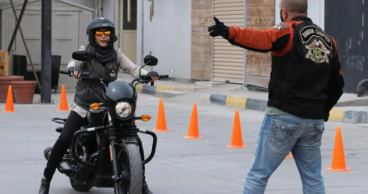 Arabia Saudita: ecco la prima donna che guiderà una moto