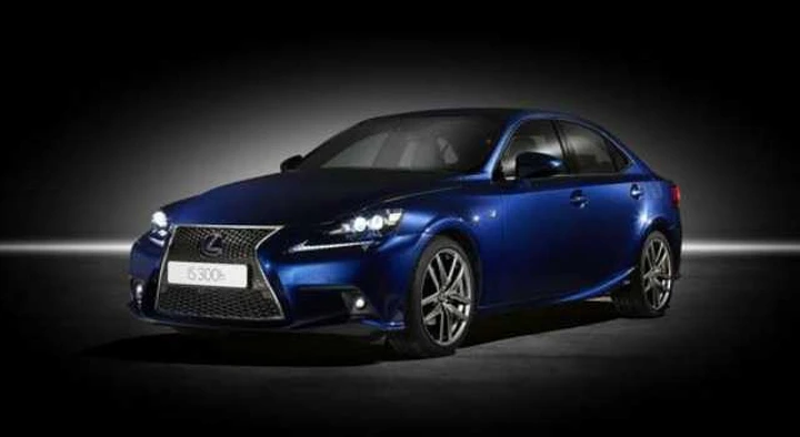 Nuova Lexus IS 2013: più spazio e comodità