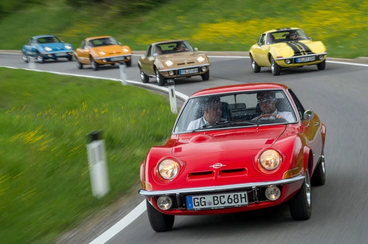 Opel GT, 50 anni di storia: immagini ufficiali