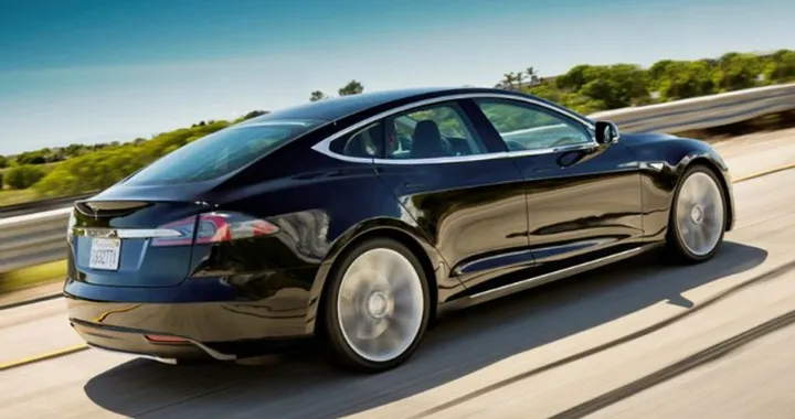 Tesla Model S: gli hacker ne prendono il controllo