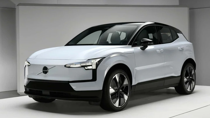 Volvo EX30, inizio produzione in Belgio per il SUV elettrico