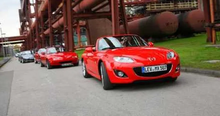 Mazda da record con la MX-5 Parade 2010
