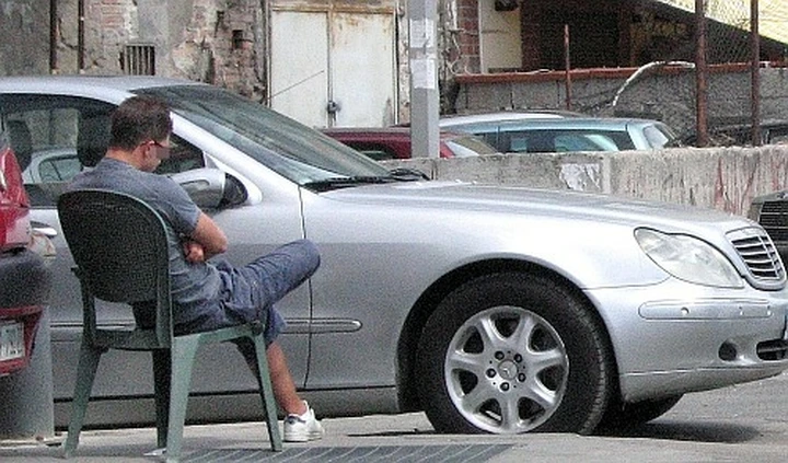 Napoli, blitz dei Carabinieri: fermati 101 parcheggiatori abusivi