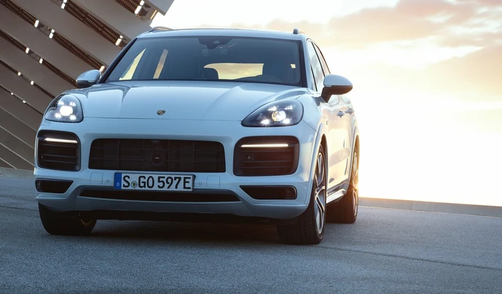 Nuova Porsche Cayenne E-Hybrid