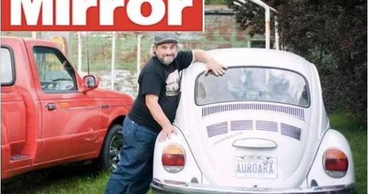 Fidanzato con la macchina: in 60 anni ha avuto rapporti con più di 1000 auto