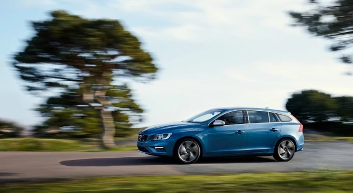 Nuova Volvo V60 Plug-in Hybrid R-Design