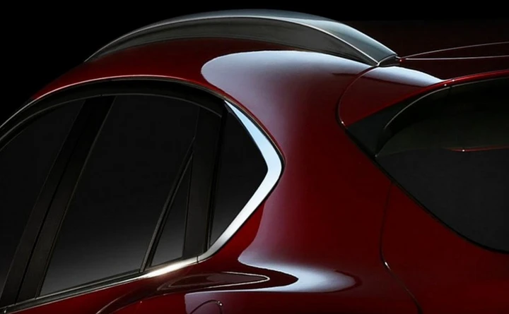 Mazda CX-4, un teaser anticipa il debutto a Pechino