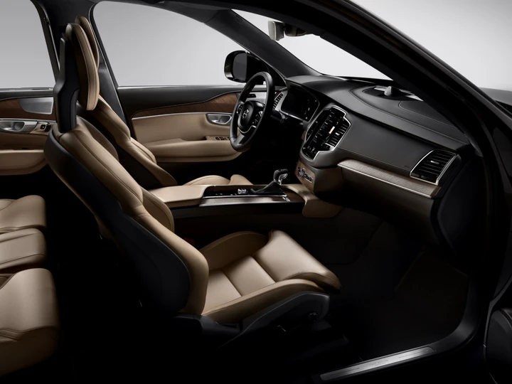 Nuova Volvo XC90: primo contatto