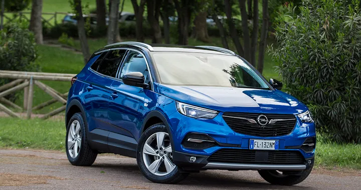 Opel Grandland X 1.2 Turbo: la prova su strada