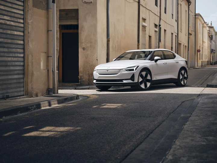 Polestar 2: oltre 150.000 esemplari prodotti in tre anni