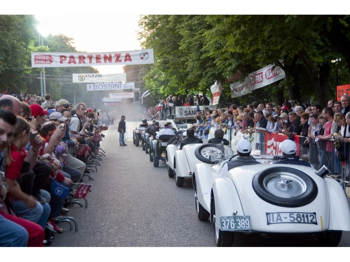 Mille Miglia, l'edizione 2018 al via il 16 maggio