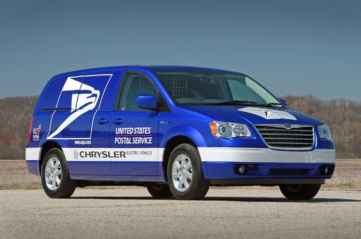 Chrysler Town & Country EV