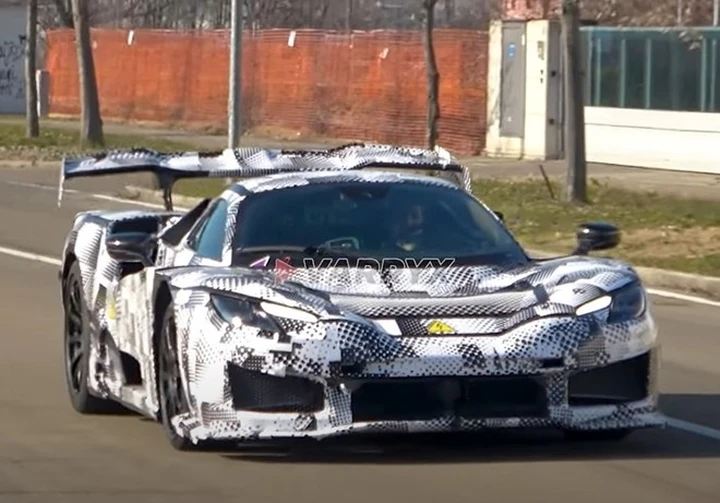 Ferrari, sulle strade di Maranello spunta una nuova hypercar