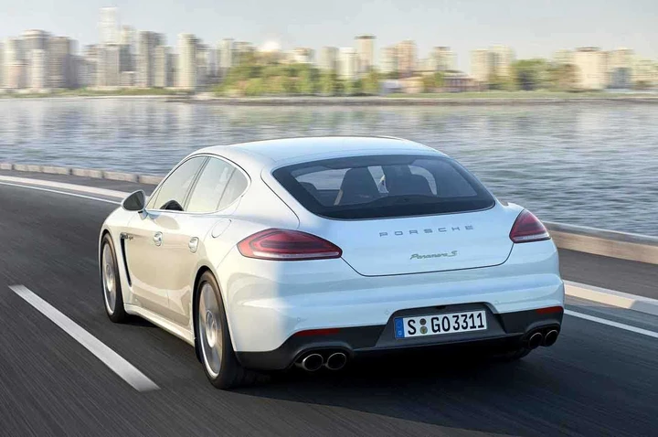 Nuova Porsche Panamera 2014