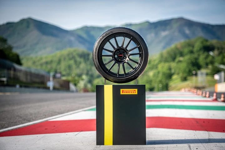 Pirelli Trofeo RS: prestazioni record e frenata top nei test 2026